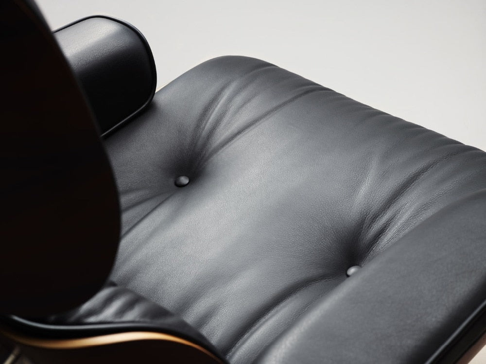 Scaun Classic cu taburet Charles Eames Lounge Chair Cu Piele Naturala Si Furnir